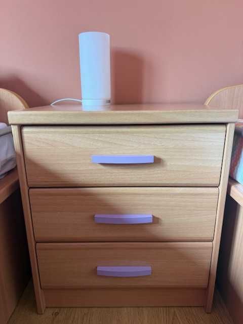 Quarto 2 camas indivduais com roupeiro