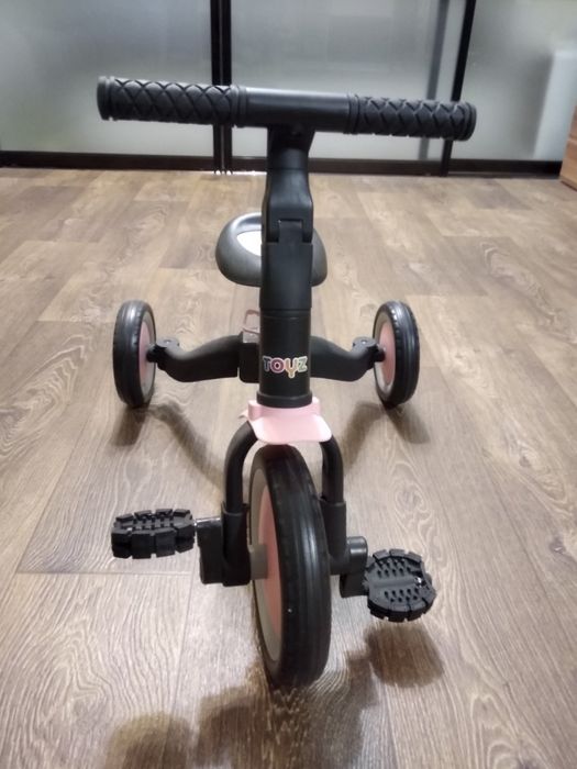 Велосипед Caretero Toyz Fox 2 в 1 беговел