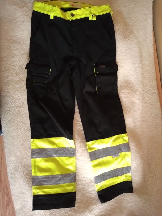 Spodniej robocze  do pracy z odblaskami rozm M