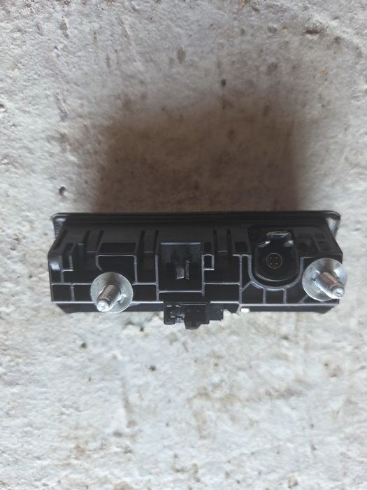 Камера заднього виду + кнопка багажника Audi q7 4m