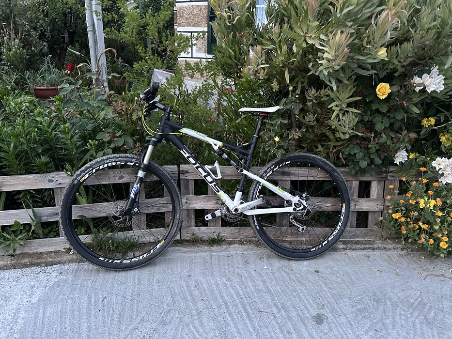 Bicicleta Focus SuperBud roda 27.5