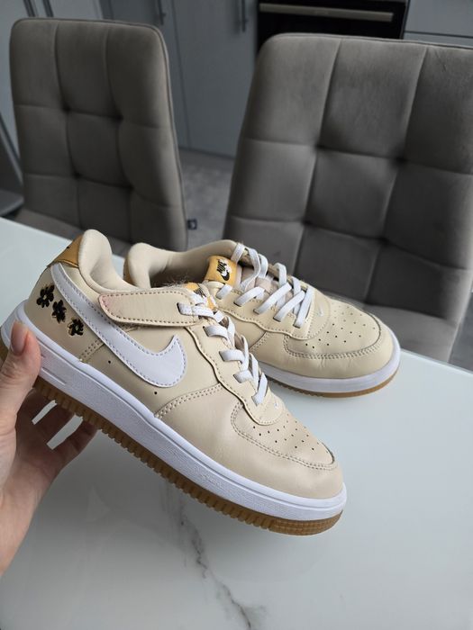 Кросівки Nike на дівчинку 34р