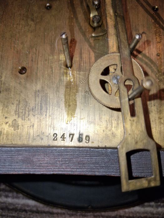 Часы напольные, старинные, антикварные.