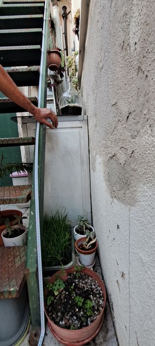 Escadas de ferro galvanizado em muito boas condições
