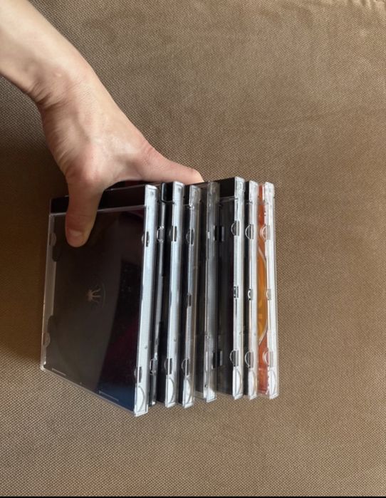 8 capas para CD/DVD novas.