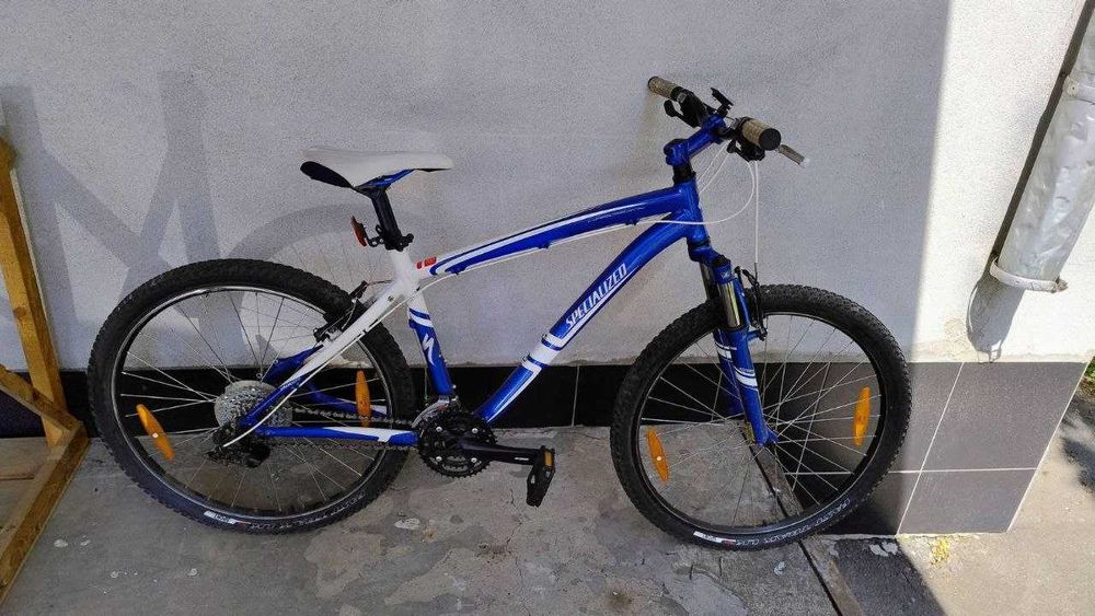 Велосипед  SPECIALIZED Колеса 26” Рама 17,5”, в дуже хорошому стані.