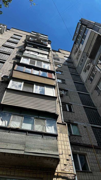 Продаж квартири під ремонт, вул. Олександра Кониського, Центр
