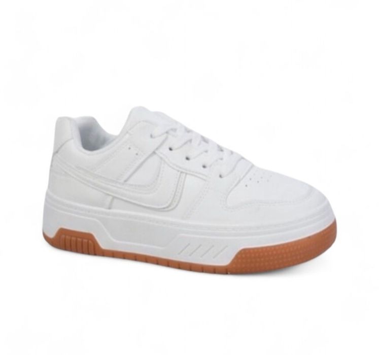 Нові жіночі кросівки