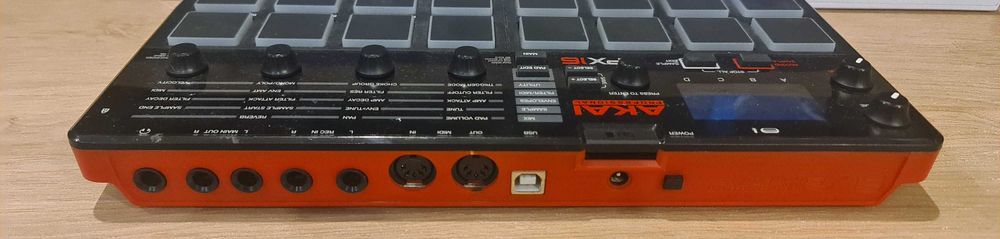 Sampler Akai MPX16 + zasilacz