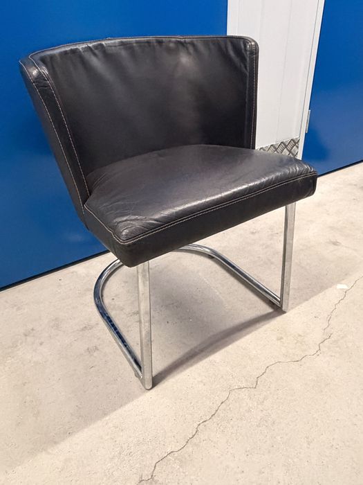 Poltrona - bonita e muito confortável