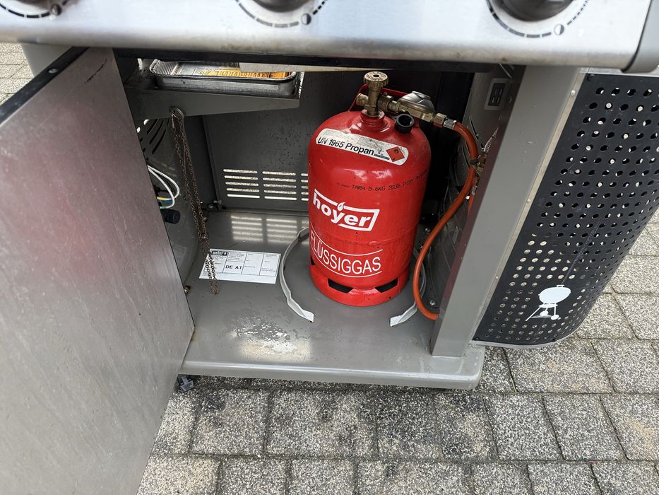 WEBER Grill gazowy spirit e-320, pokrowiec. Bardzo ładny !