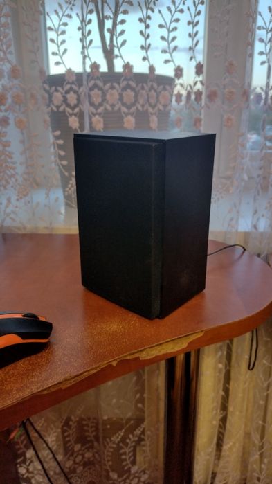 Колонка з виходом 3.5