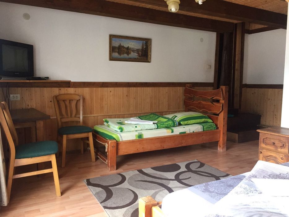 Відпочинок Табори Туристичні групи Котедж Кімнати Поляниця(Буковель)