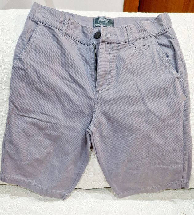 Roupa de marca semi- novas.