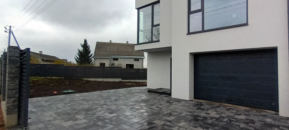 Будинок котедж спарка