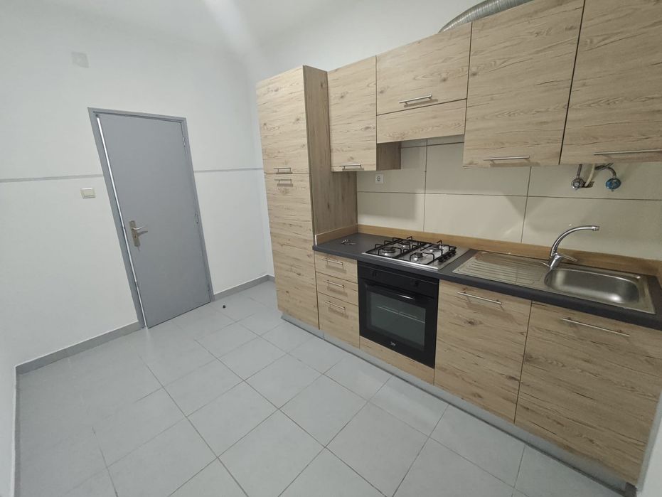 Uma Moradia Com 2 Apartamentos Independentes