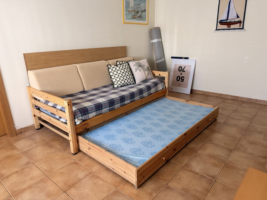 Sofá cama com colchões incluídos