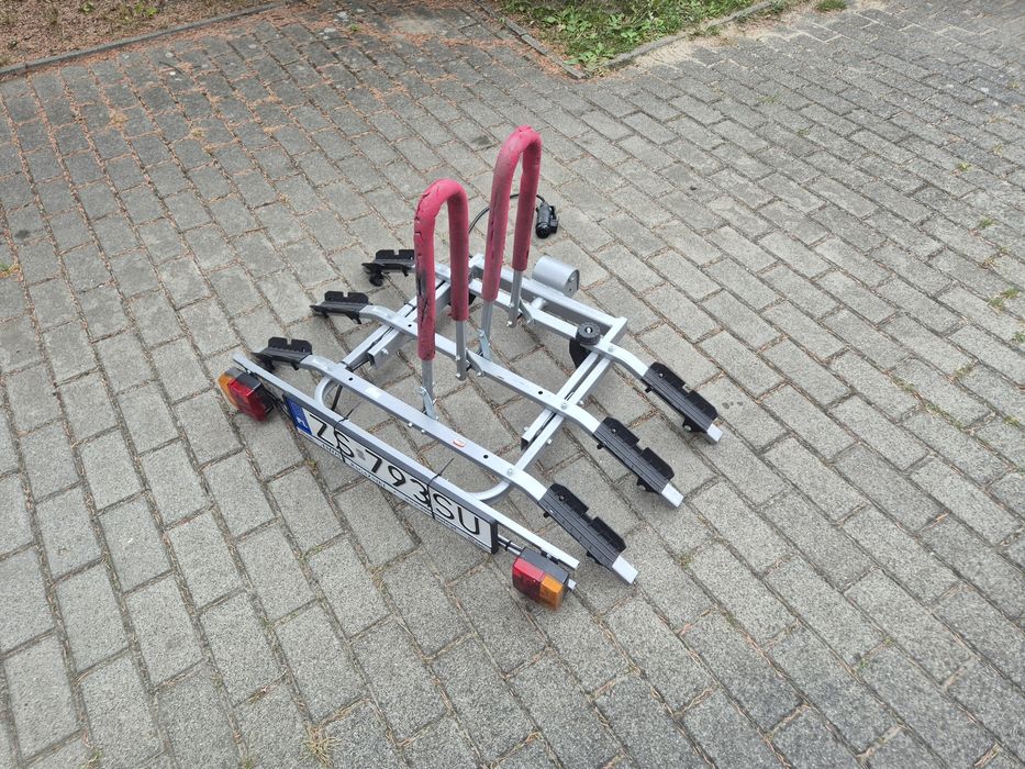 Sprzedam solidny bagażnik rowerowy na hak uchylny Amos Tytan 3