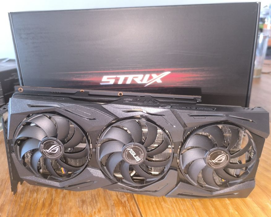 Asus Rog Strix Radeon RX 5700 XT