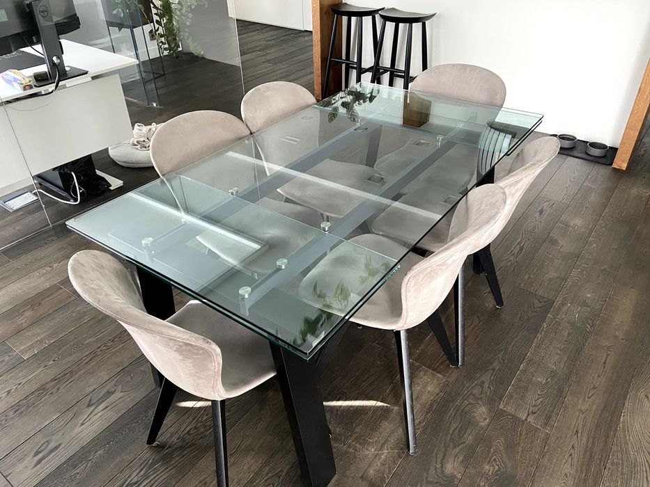 Stół rozkładany Calligaris Levante z krzesłami BoConcept