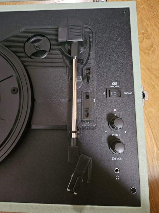 Gramofon marki Crosley Voyager