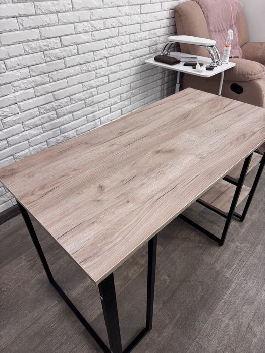 Продам Стол в начиличии 2шт Аркадия