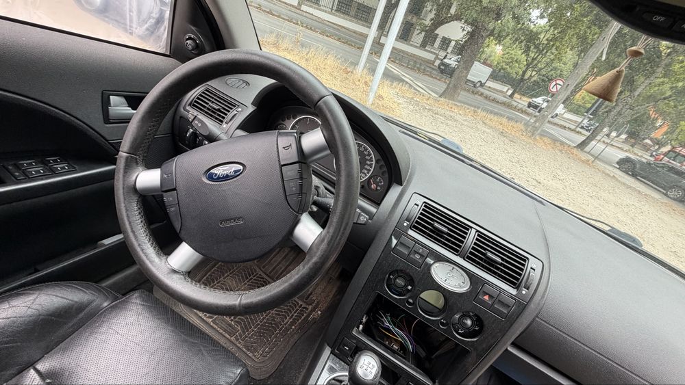 Ford Mondeo 2003 (2.0 tdci) – Ideal para Reparo ou para Peças (4 Pneus Novos) foto 3