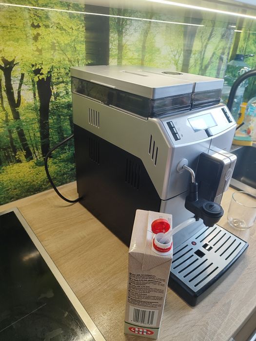 Ekspres do kawy Saeco lirika + spieniacz do mleka.