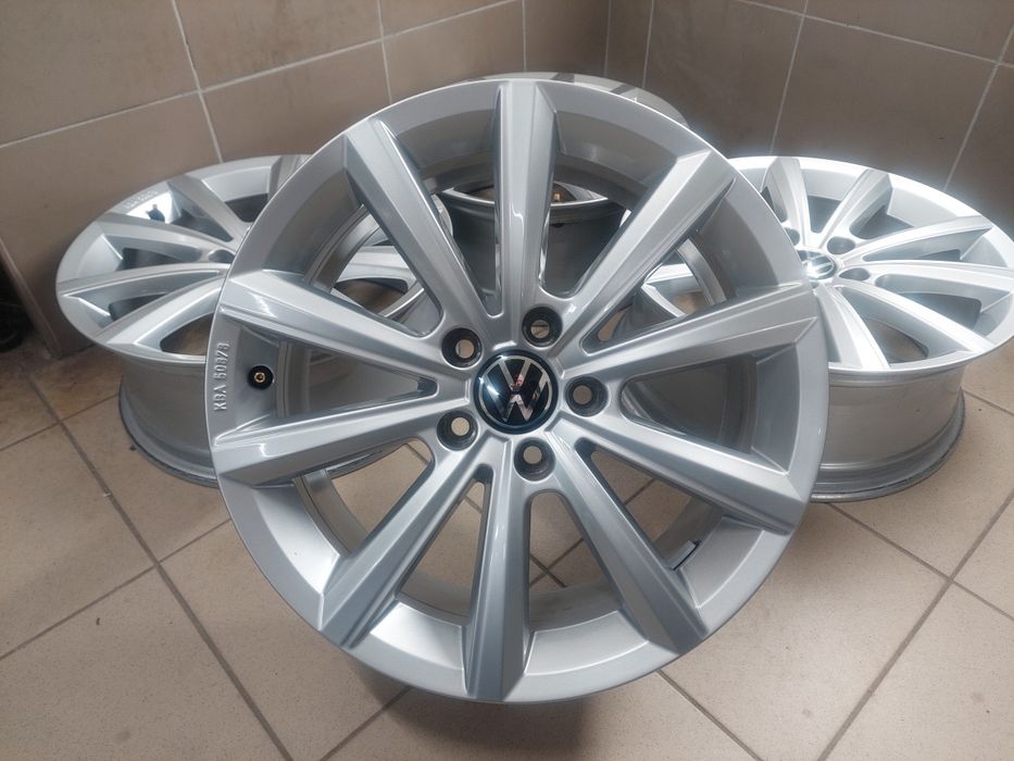 Оригінальні легкосплав диски Volkswagen Passat Tiguan Touran R17 5×112