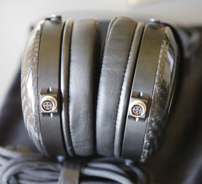 MrSpeakers Ether CX Zamknięte Planarne Carbon