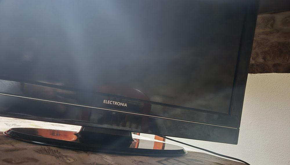 TV Electronia 24" HD