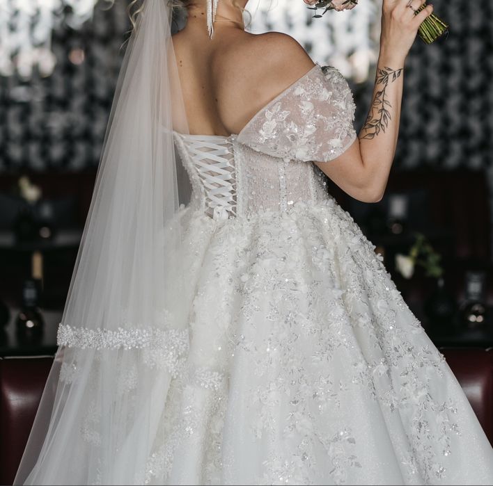 Продам неймовірно гарну весільну сукню