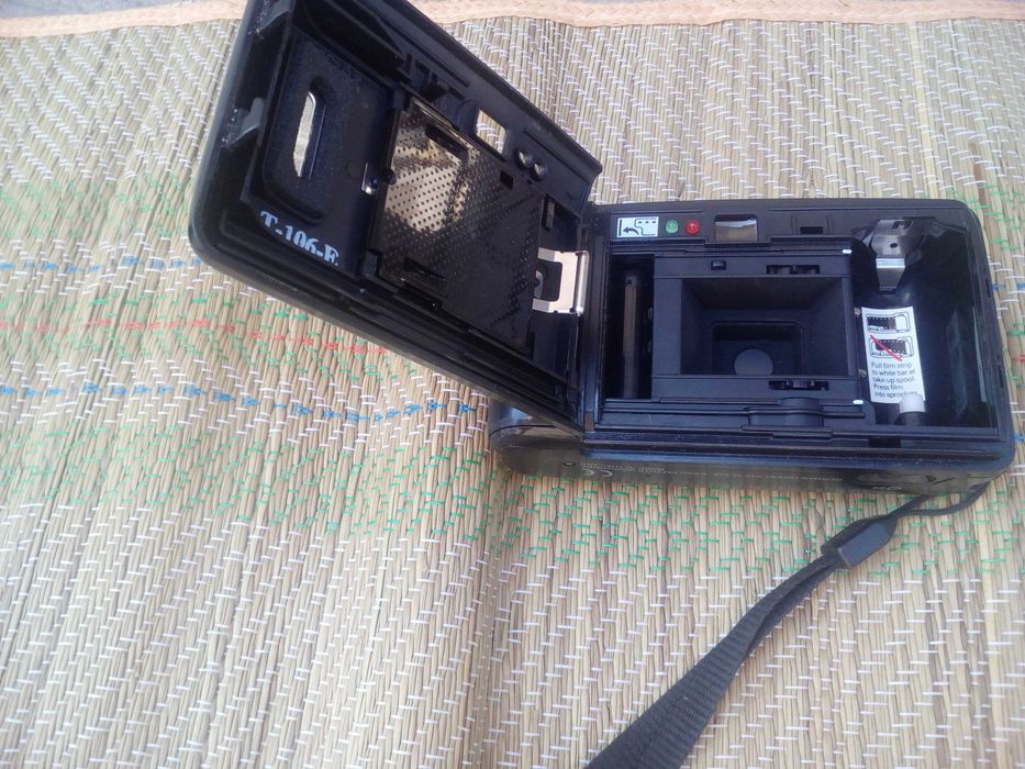 Фотоаппараты Polaroid 2000FF 35 mm.