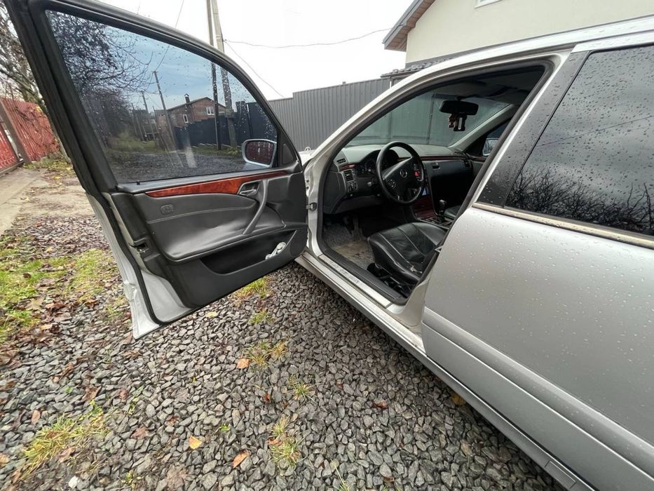 Mercedes-Benz E-Class 2000