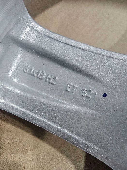 Диски Alutec 5/130 R18 8J ET52 dia71.6mm