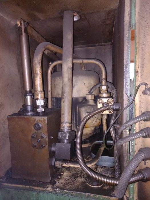 Prasa hydrauliczna 40t stan bardzo dobry