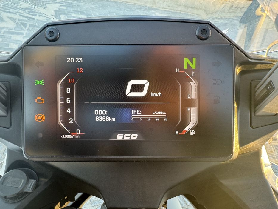 CFMOTO 650MT 2024 | 6.500 km | Branca/Cinza | Muitos Extras