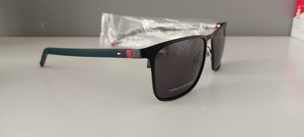 Okulary przeciwsłoneczne Tommy Hilfiger