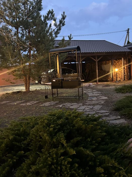 Будинок з басейном і банею подобово