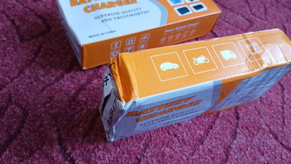 Зарядний пристрій авто мото акумуляторів. Модель YX12V6A.