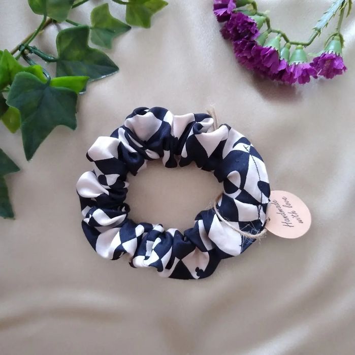 Nowa jedwabna gumka scrunchie