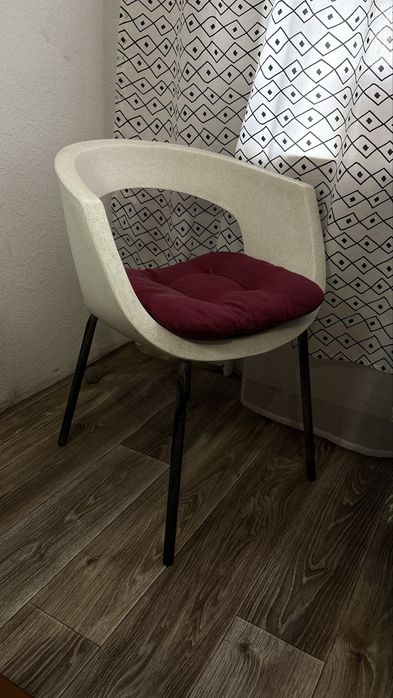 Стул/стілець для дому, офісу чи кавʼярні