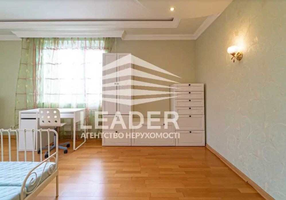 Сдам в оренду Будинок -Два поверхи.Своя територія ,сад.Паковка 5 авто.