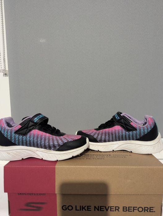 Кросівки skechers 28 розмір