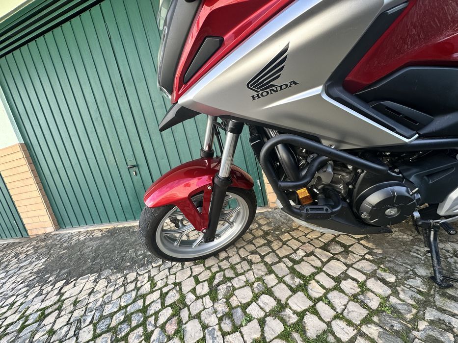 Mota semi nova com poucos km