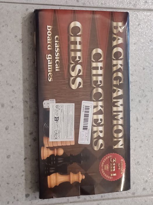 Jogo de Xadrez / Damas / Gamão 3 em 1