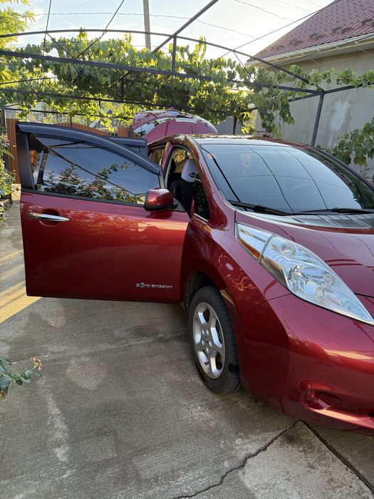 Nissan LEAF 2015
