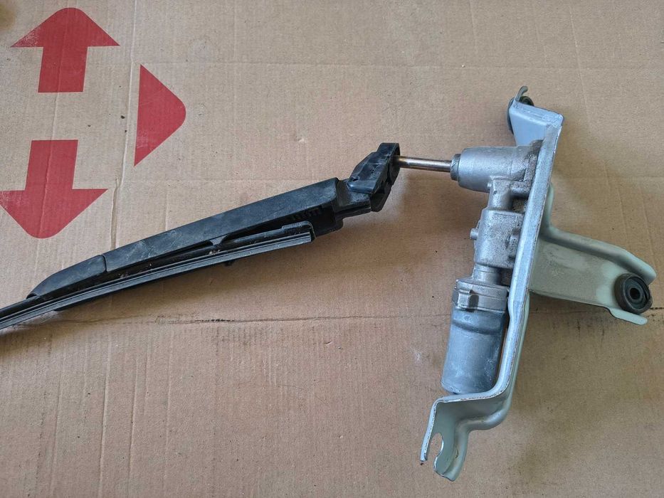 Трапеція двірників з моторчиком задня Kia Niro 2017-2022 98700G5000