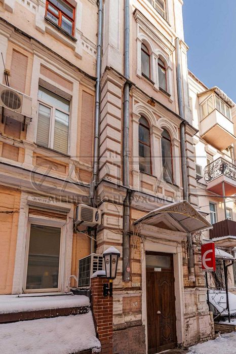 Продажа коммерческого помещения 57 м² на ул. Лысенко 3, центр Киева