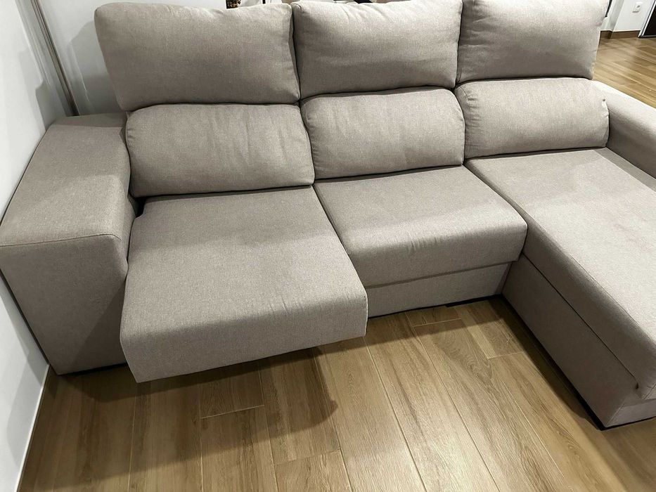 Sofá com Chaise Longue+ Baú de Arrumação+ 2 Puffs